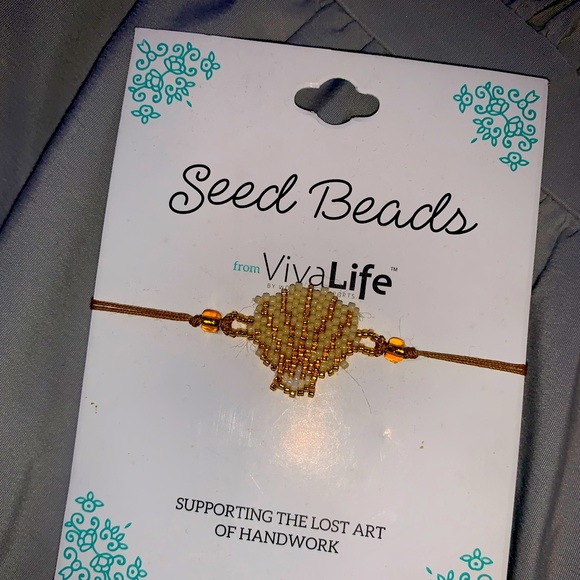 Shell Adjustable Gold Bracelet - Picture 2 of 3